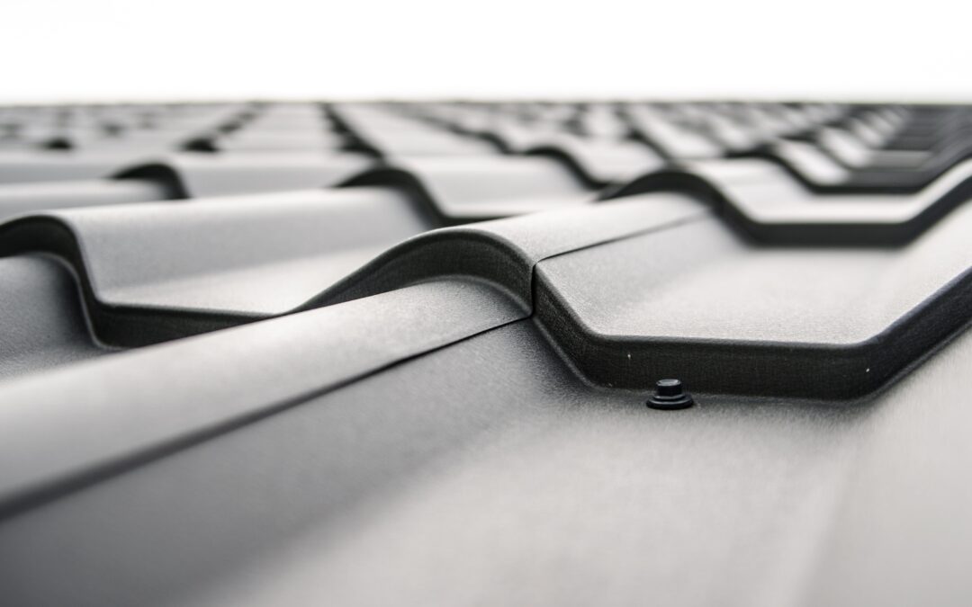Metal Roofs vs Shingled Roofs – Comparing Warranties and Features